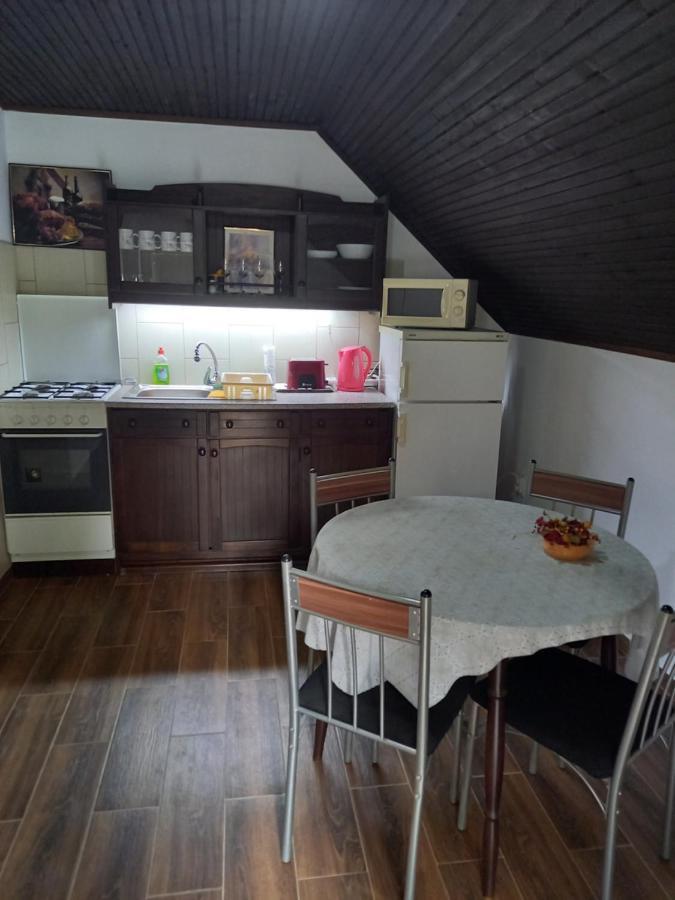 Fuzfa Apartmanhaz Tamasi Bilik gambar