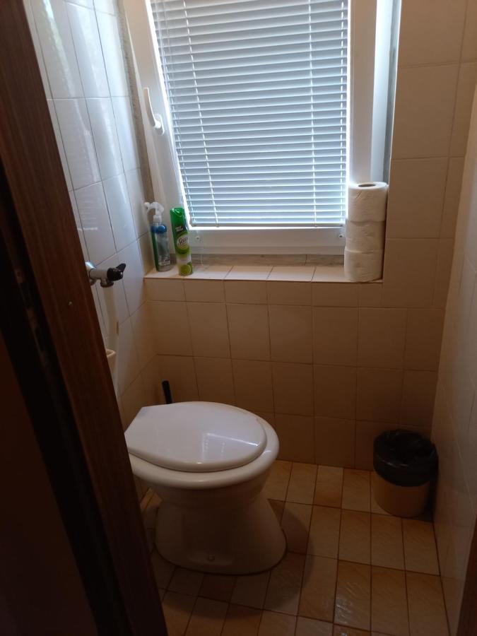 Fuzfa Apartmanhaz Tamasi Bilik gambar