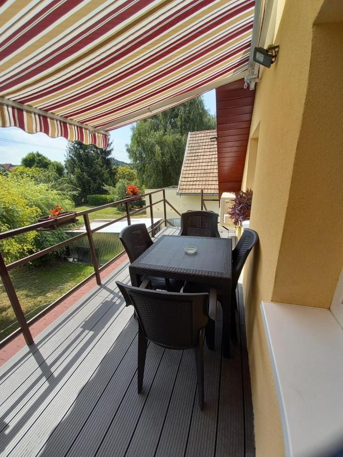 Fuzfa Apartmanhaz Tamasi Bilik gambar