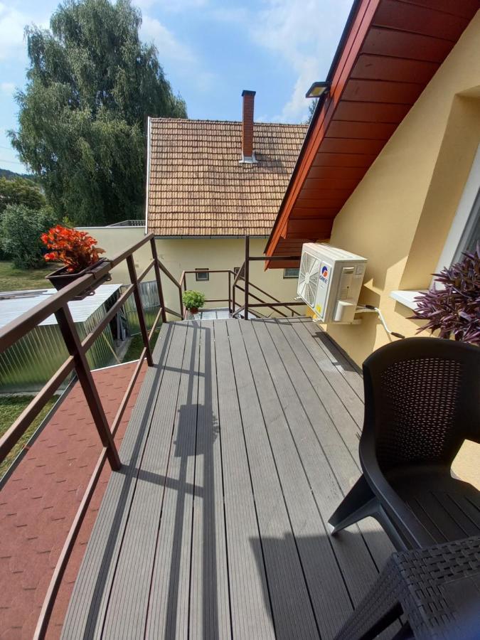 Fuzfa Apartmanhaz Tamasi Bilik gambar